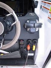 T/T GRACE 14 Starboard side of helm