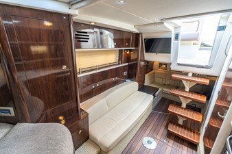 DIGGERS 47 Starboard Setee Facing Aft