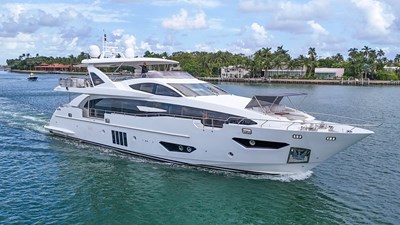 95 Raised Pilothouse 30 95' Azimut _ Drone-31
