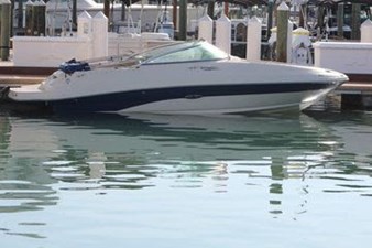 2004 Sea Ray 220 Sundeck 2 3