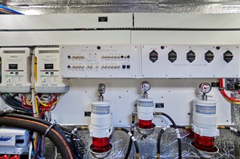 Catch Me 53 53_055RF