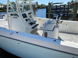 2015 Century 3200 Center Console 51 52