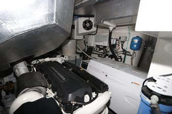 RIVIERA 2020 50 51_2020 60ft Riviera 6000 Sport Yacht