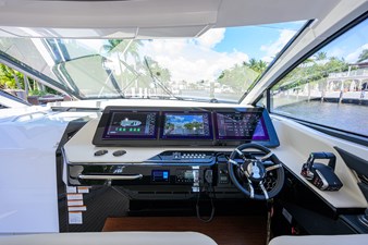 2024 Cruisers Yachts 50 GLS Outboard 19 