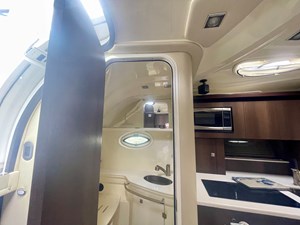 - 41 42_2016 33 Monterey 335 Sport Yacht