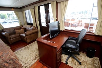 ROSA 14 Master Stateroom Desk