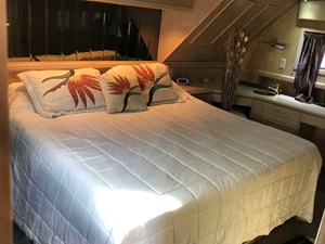 God Is Love 22 65-1989-Custom-La-Conner-Sky-Lounge-16