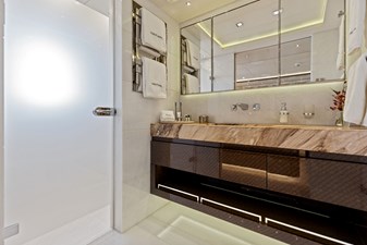 MOONRAKER 21 