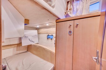 1999 Bayliner 3255 Avanti 22 