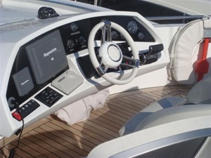 84' Sunseeker 84 Predator 14 
