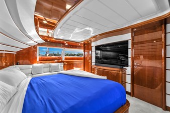 Ferretti Yachts Custom Line 94 85 
