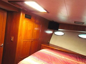 1989 Ocean Alexander 42 Sedan 15 16