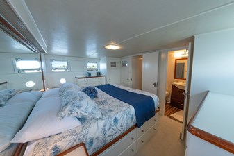 ABSOLUTE 15 Master Cabin