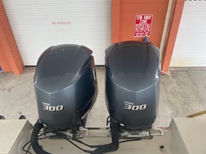 2019 Sailfish 325 Dual Console 10 