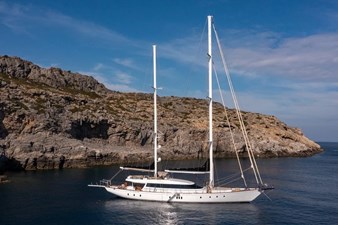 35 M DELUXE MOTORSAILOR 3 3