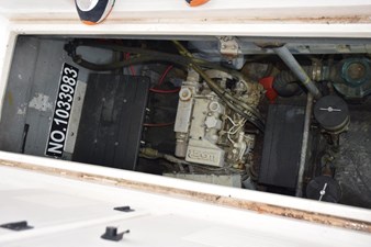 IT'S A WRAP 55 Northern Lights generator aft, center hatch
