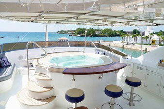 PAPAITO 17 Sun deck Jacuzzi