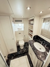 LAZIZA 24 Owner's En Suite
