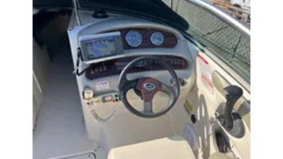 2005 Sea Ray 240 Sundeck 11 