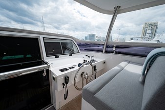 ANDREA VI 38 Flybridge Helm