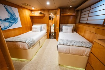 LONE STAR 38 Port Fwd Cabin