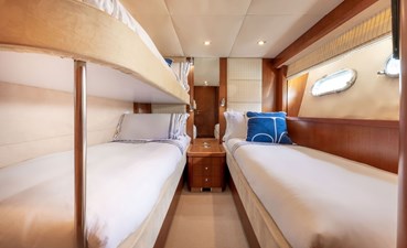 Sunseeker Yacht 90  19 Sunseeker 90