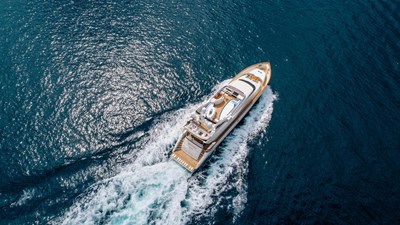 LADY MURA 8 5Yacht_ladymura_Superyacht_IYC_running6