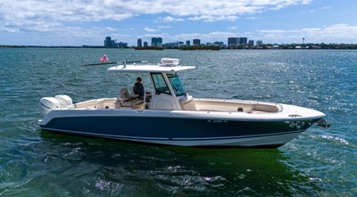 2020 Boston Whaler 330 Outrage 33 