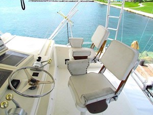 1990 Viking 52 Convertible Sportfish 30 31