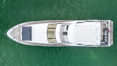 95 Raised Pilothouse 20 95' Azimut _ Drone-21