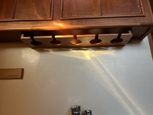 LIO KAI 16 Wine glass holder