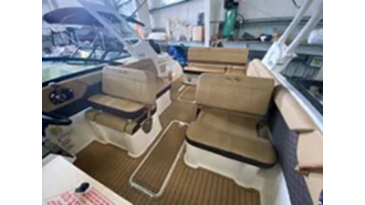2024 Sea Ray SDX 250 Outboard 12 