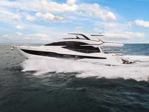 Yacht 7 Running