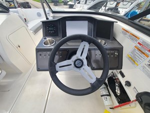 2022 Bayliner VR5 8 