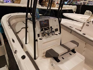 2022 Aquasport 2300 Center Console 23 28