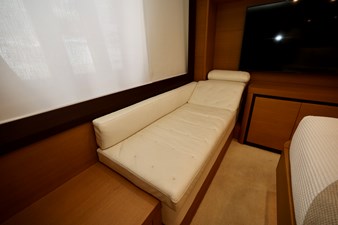 My Way 42 72 PERSHING 2009 MASTER CABIN 2