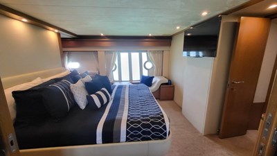- 22 23_2007 78ft Ferretti 780