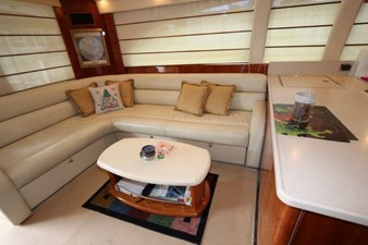 - 6 58-2004-Riviera-Enclosed-Flybridge-06