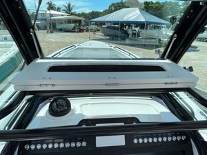 2023 Everglades 273CC 17 