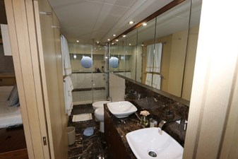 - 27 75-2015-Sunseeker-Yacht-27