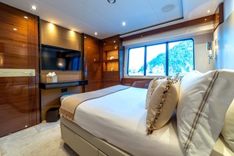 RIVIERA LIVING 72 