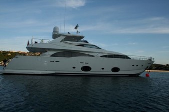 FIFTEEN 0 at anchor