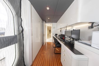 High Occupancy 90 164 OCEANFAST 1989 CAPTAINS OFFICE