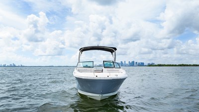 Sea Ray SDX 270 Outboard 3 03