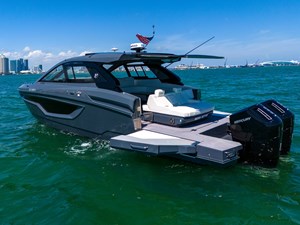 Cruisers Yachts 42 GLS OB 24 42' Yacht Cruisers GLS-24