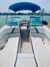 - 32 33_2016 22ft Regal 22 Fasdeck