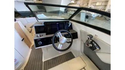2024 Sea Ray 270 Sundeck Outboard 8 