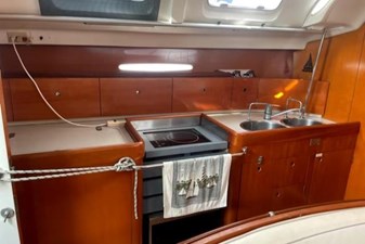 EMERALD 9 galley 3
