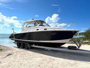 2017 Pursuit 325 OS 0 1