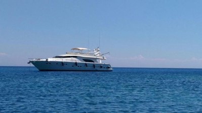 2000 Ferretti Yachts 80 10 